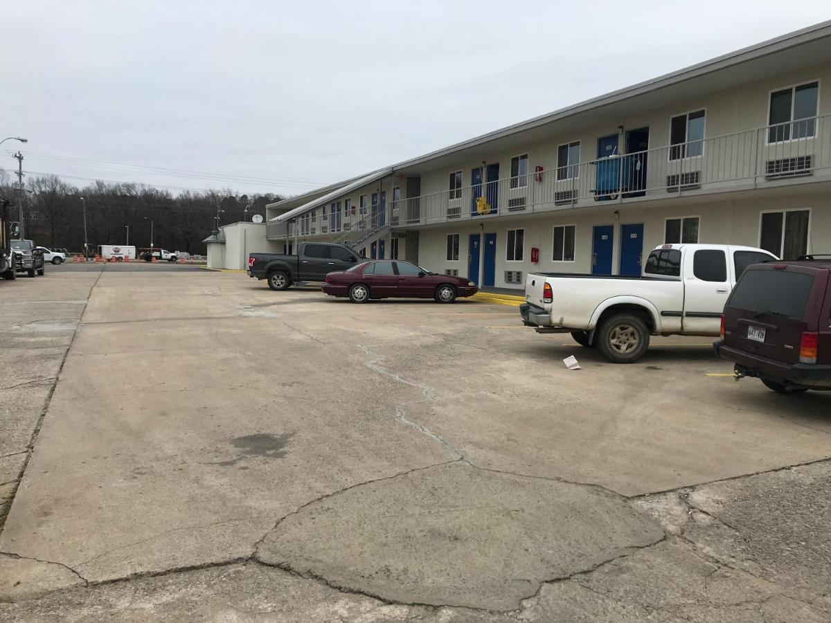 Motel 6-Alma, Ar L-40 Luaran gambar
