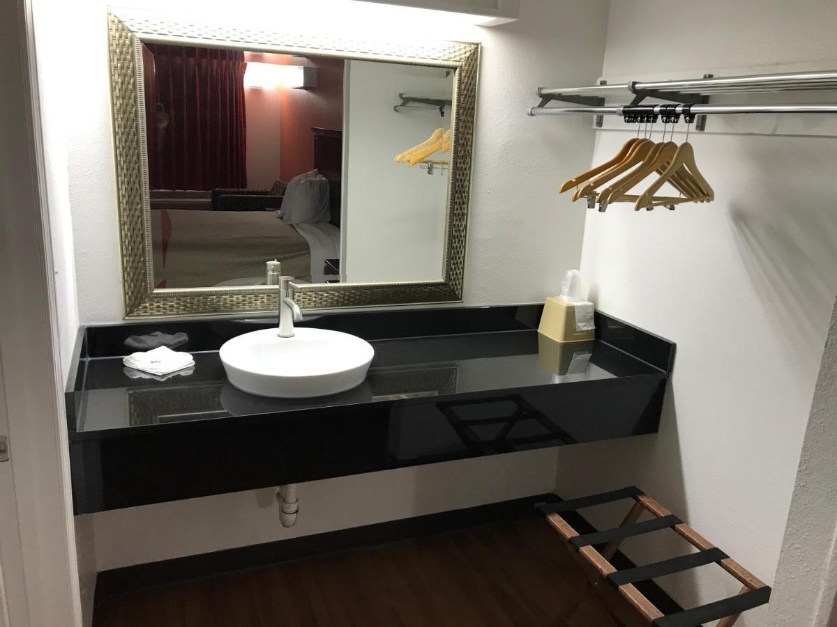 Motel 6-Alma, Ar L-40 Luaran gambar