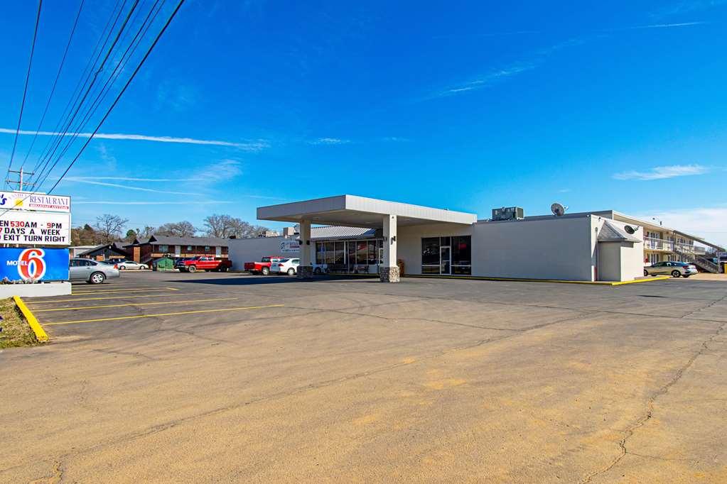 Motel 6-Alma, Ar L-40 Luaran gambar