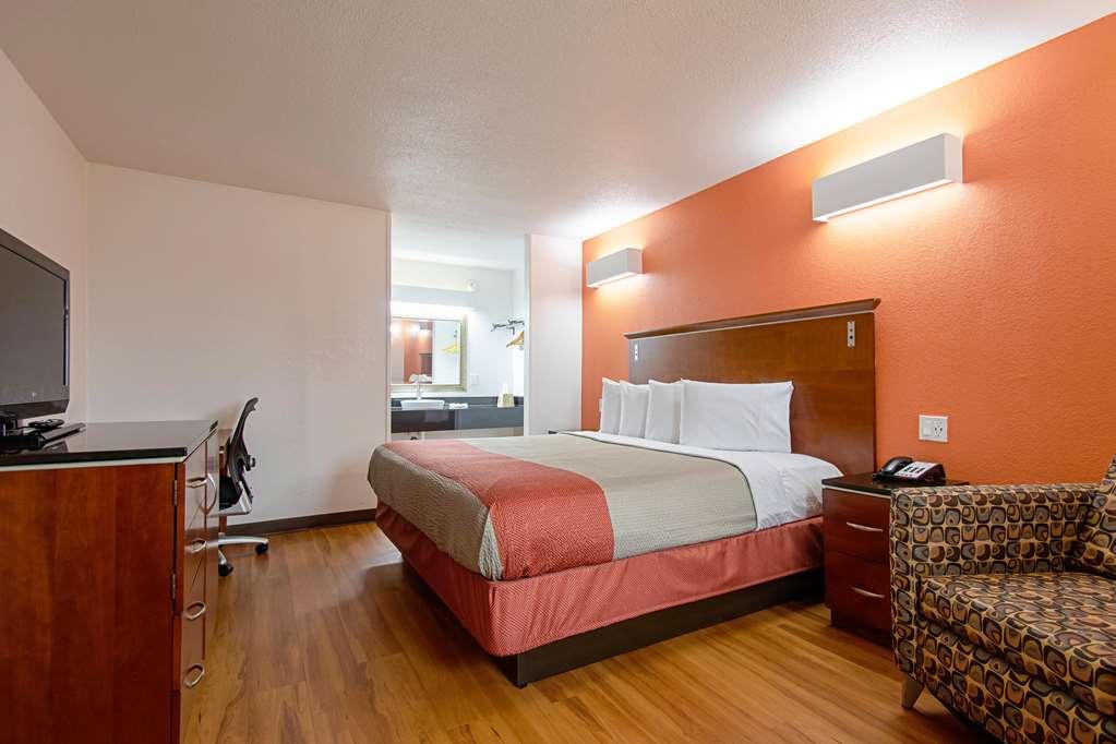 Motel 6-Alma, Ar L-40 Bilik gambar