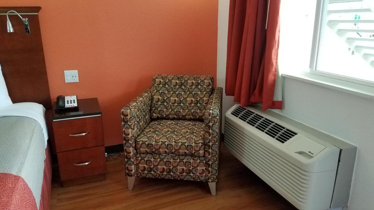 Motel 6-Alma, Ar L-40 Luaran gambar
