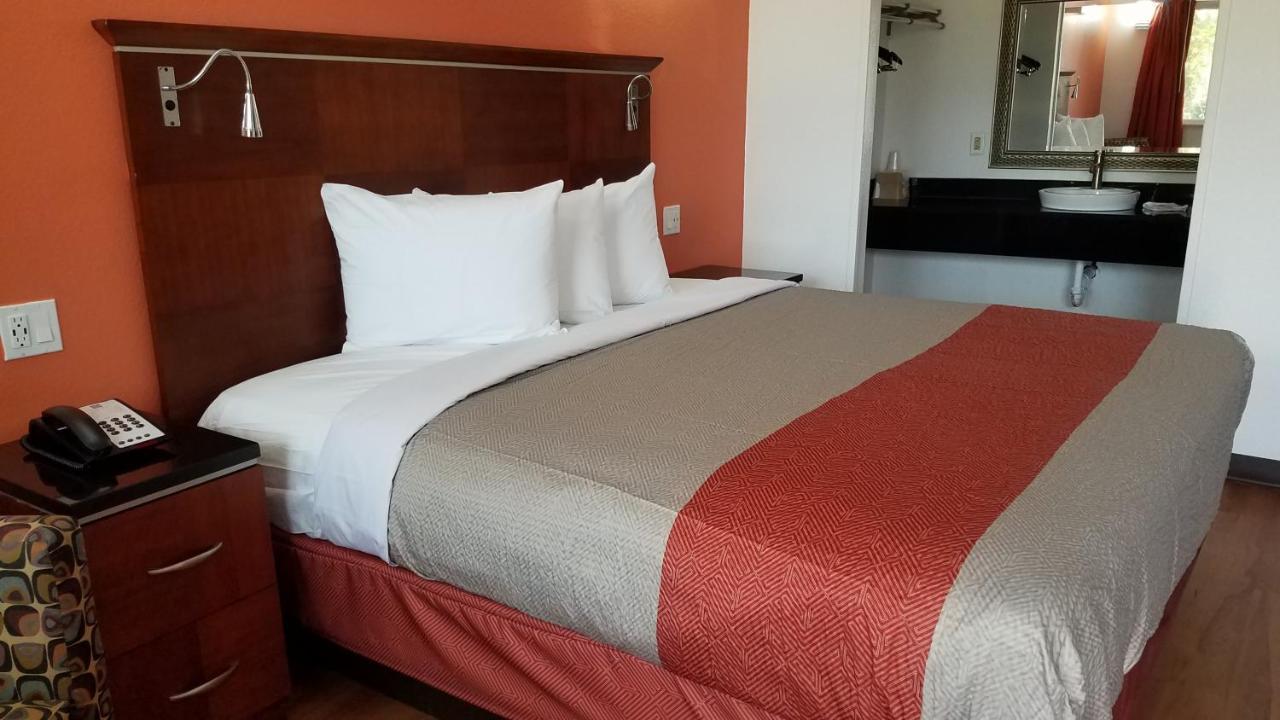 Motel 6-Alma, Ar L-40 Luaran gambar